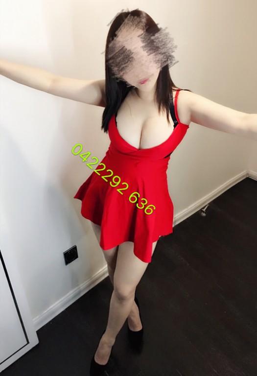 Carrie-Escorts-1584338159